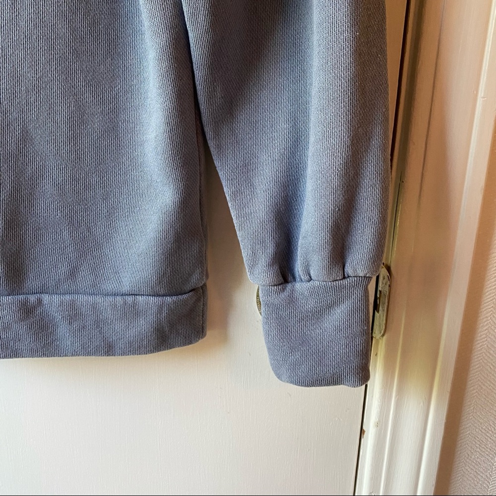 American Eagle Outfitters Blue Grey Flower Embroidered Sweatshirt Size XS - Picture 3 of 9